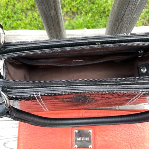 Purse - Picture 2 of 3